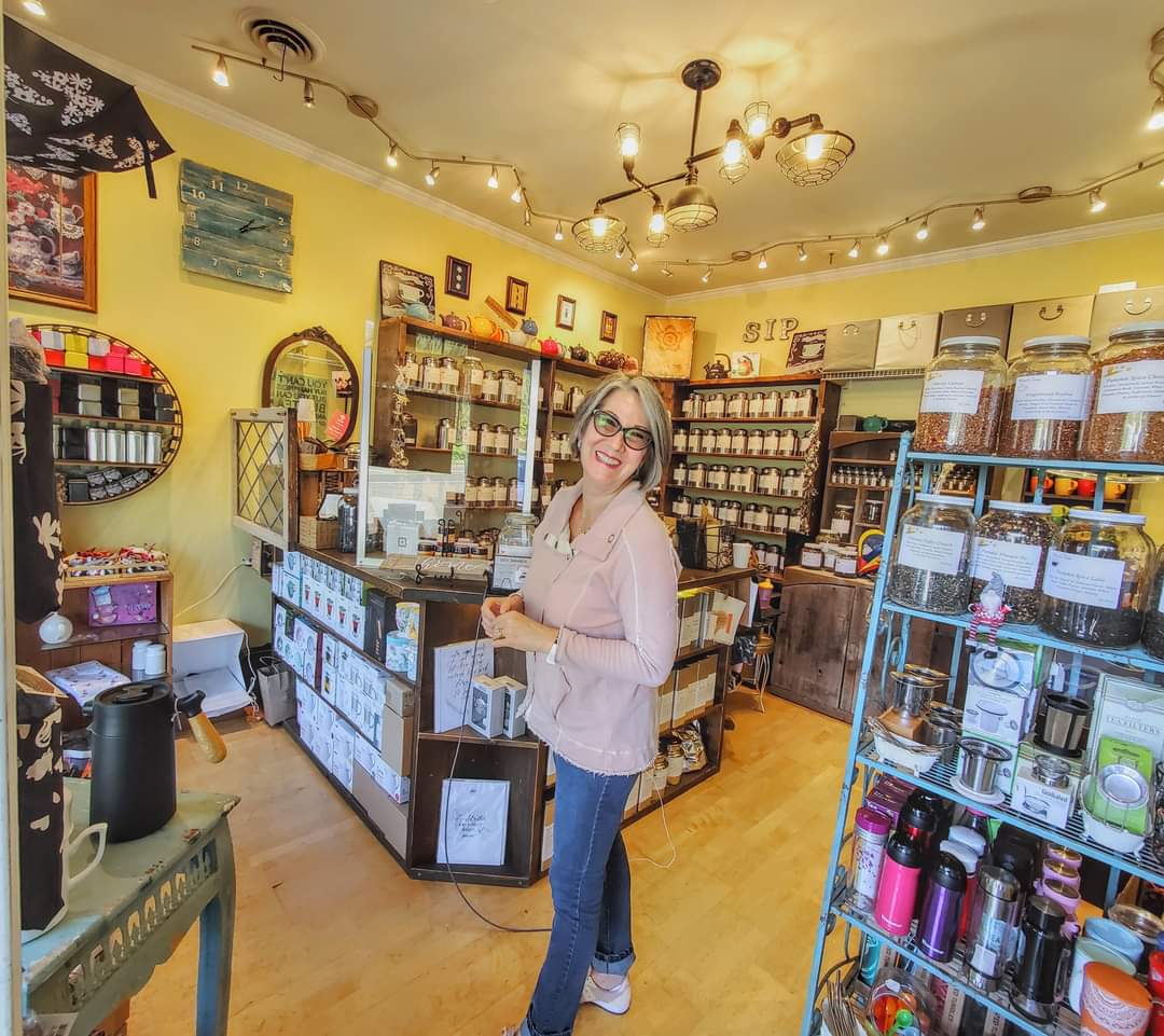 Brown's Flowers Featuring Mimi's Teas Photos 2